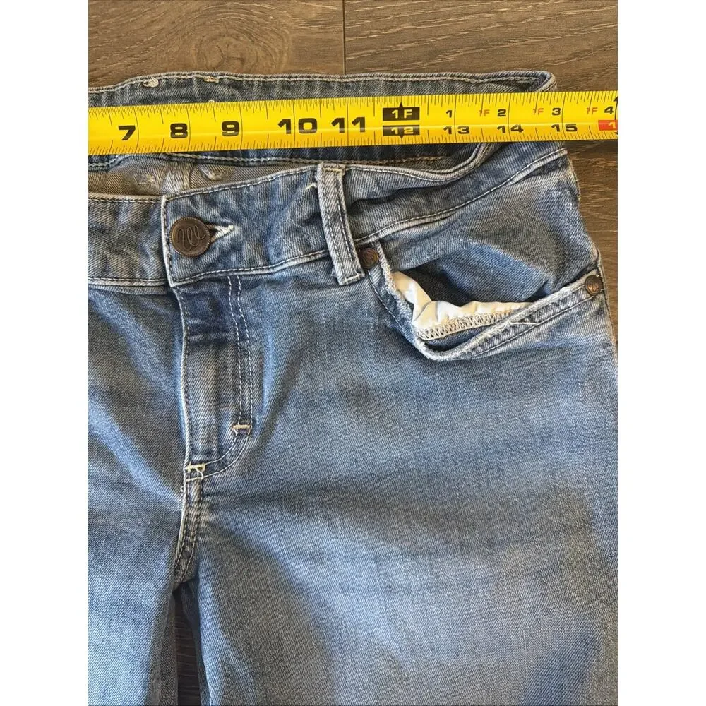 Vintage Y2K Wrangler Flare Jeans Women Sz 30x34 Light Wash Distressed Thrash Hem - Picture 6 of 12